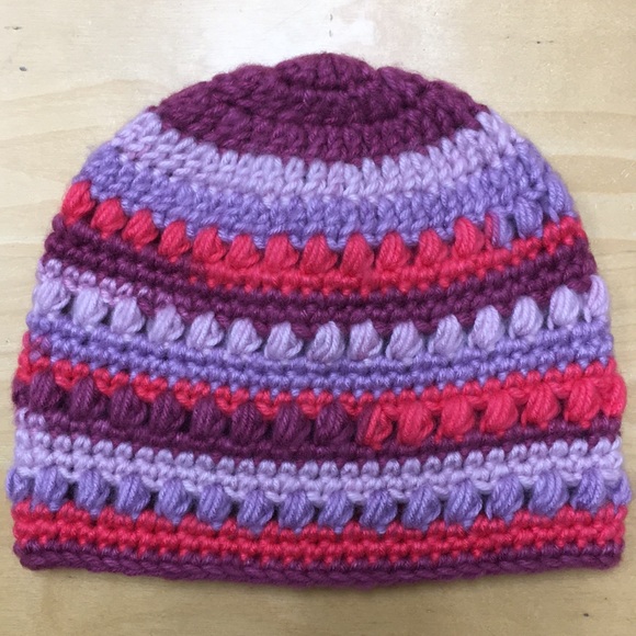 Child’s crochet poncho and matching beanie - Picture 2 of 2